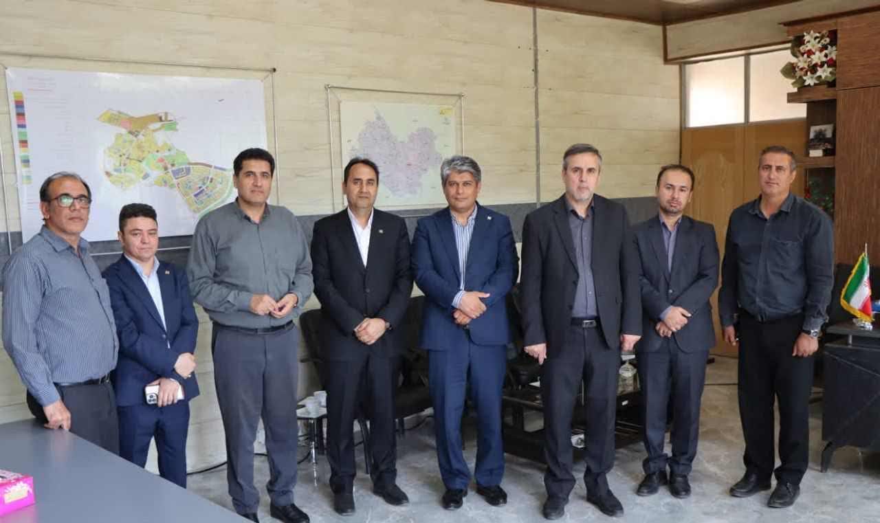 نشست صمیمانه برای تعامل مؤثر